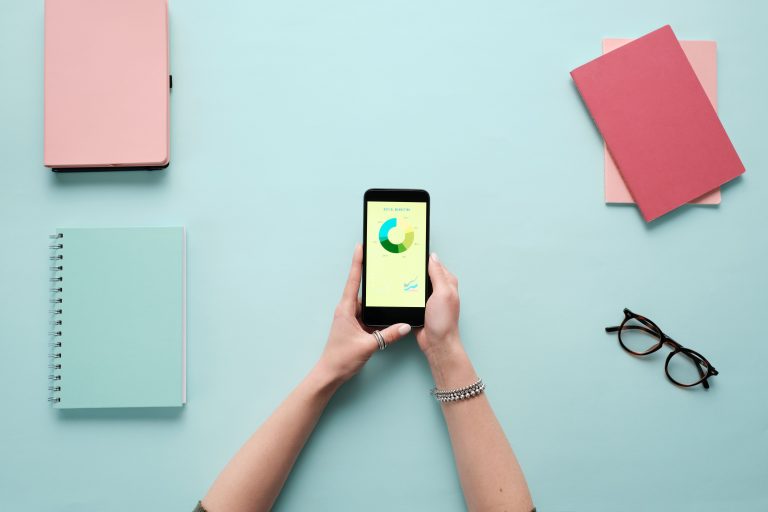 Cleo Review: Can an AI Chatbot Really Help You Save Money?